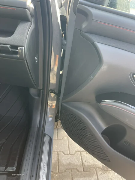Hyundai TUCSON 4