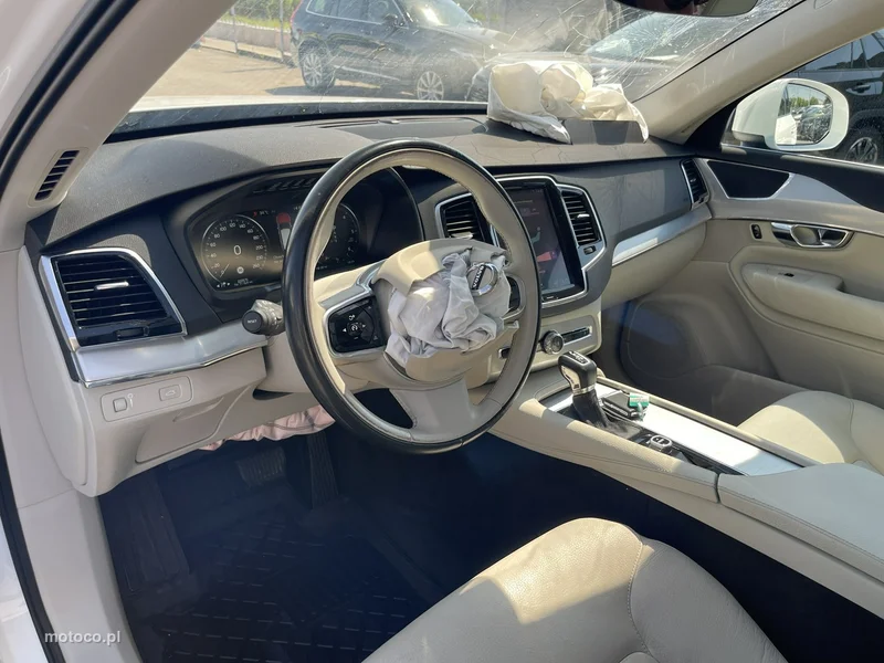 Volvo XC 90 7