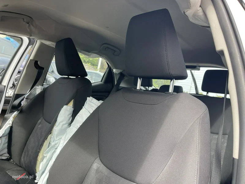 Toyota Yaris XP210 14