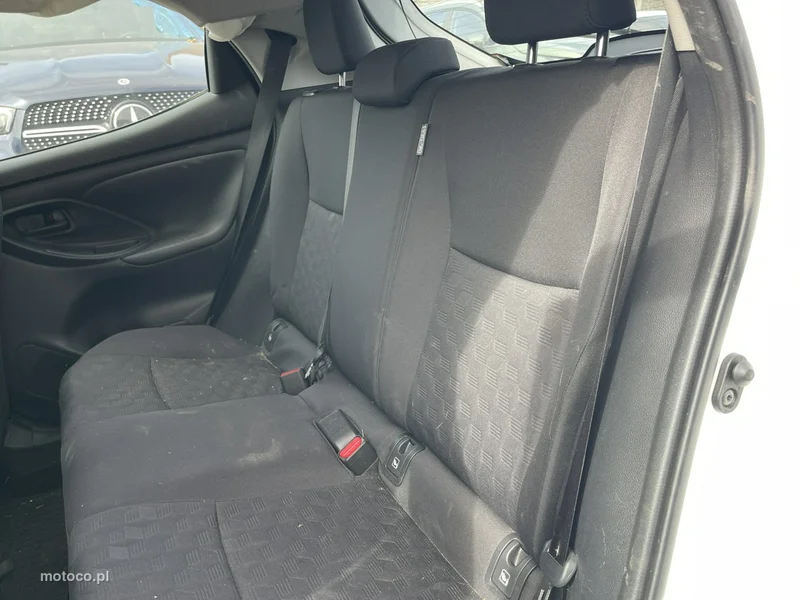 Toyota Yaris XP210 15