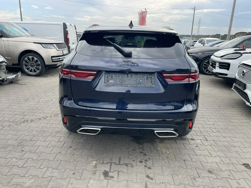 Jaguar F-Pace 7