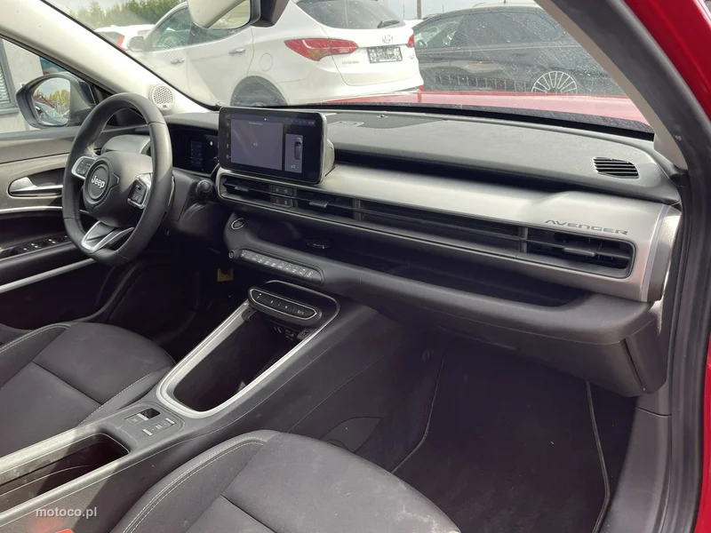 Jeep Avenger 9