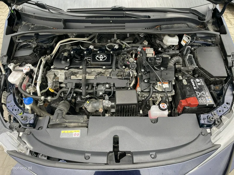 Toyota Corolla E210 13