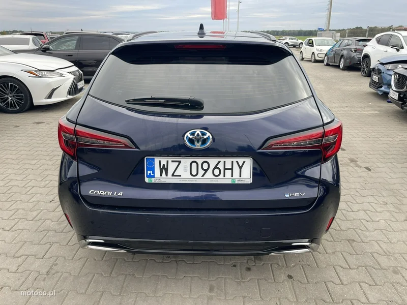 Toyota Corolla E210 3