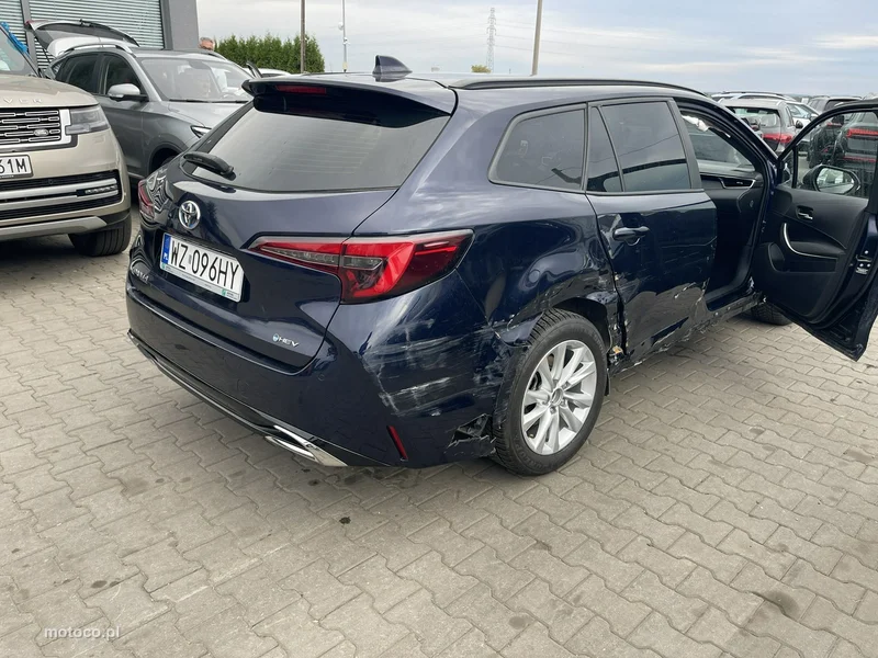 Toyota Corolla E210 4