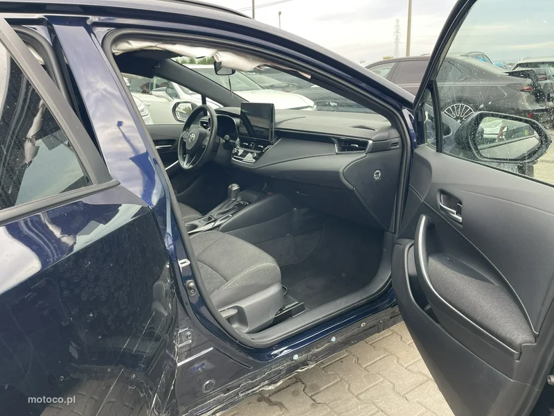 Toyota Corolla E210 6