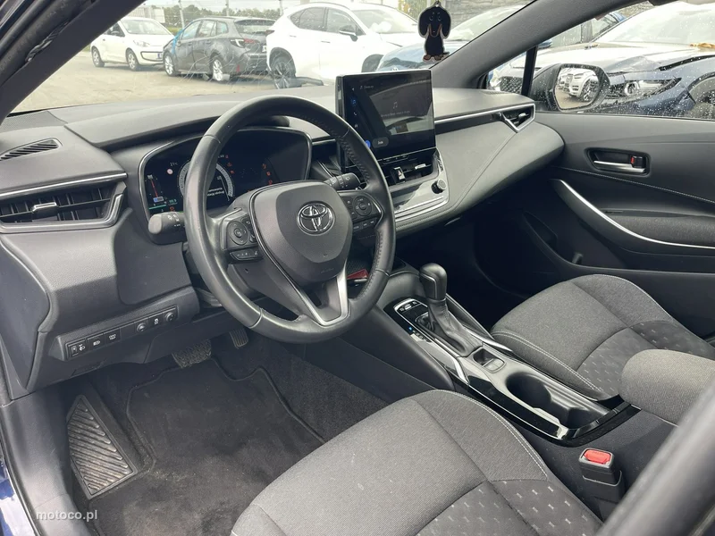 Toyota Corolla E210 8