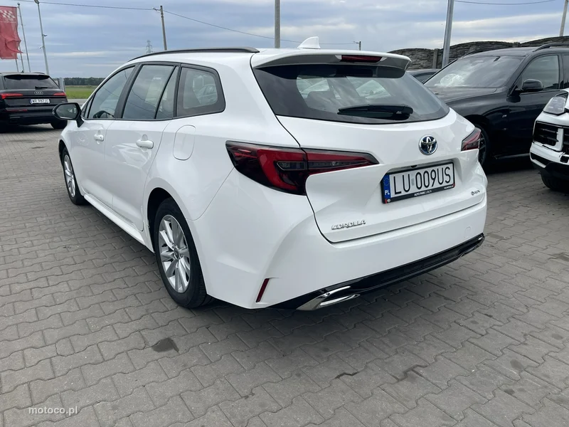 Toyota Corolla E210 2