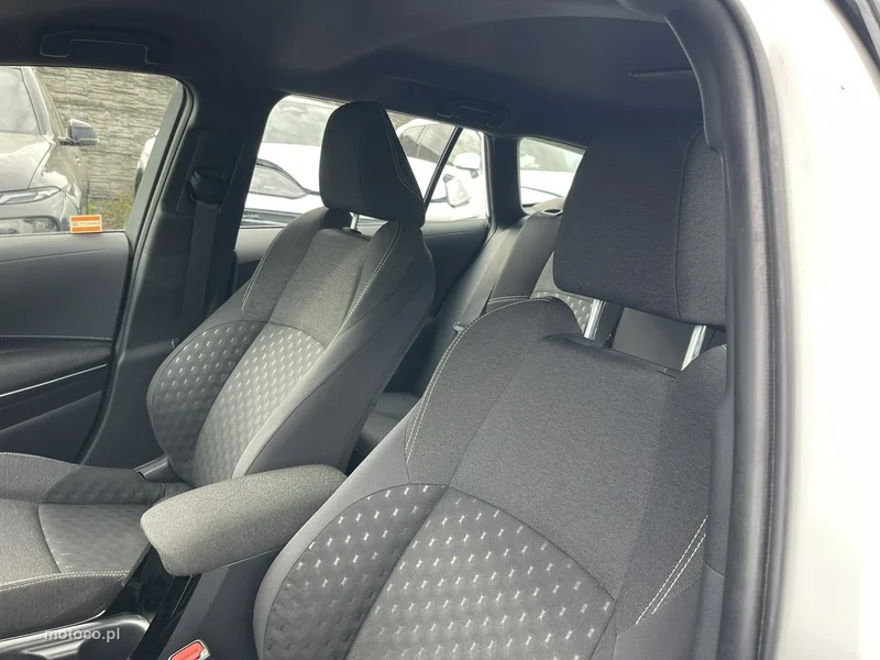 Toyota Corolla E210 11