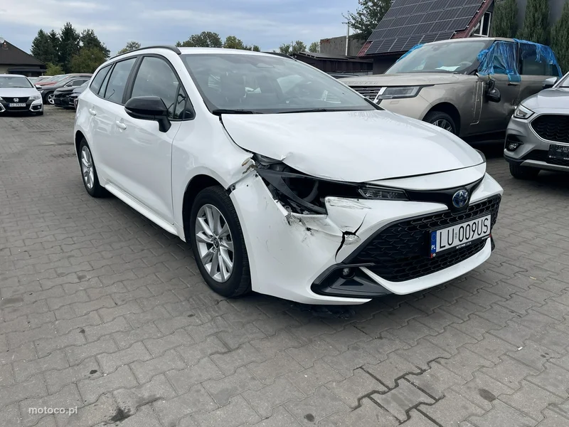 Toyota Corolla E210 5