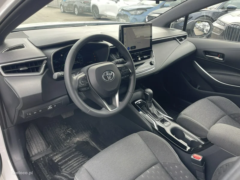 Toyota Corolla E210 6