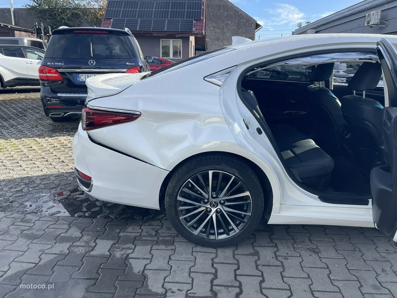 Lexus ES300 3
