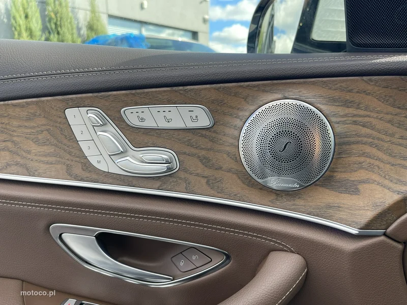 Mercedes-Benz Klasa E W213 E 220 15