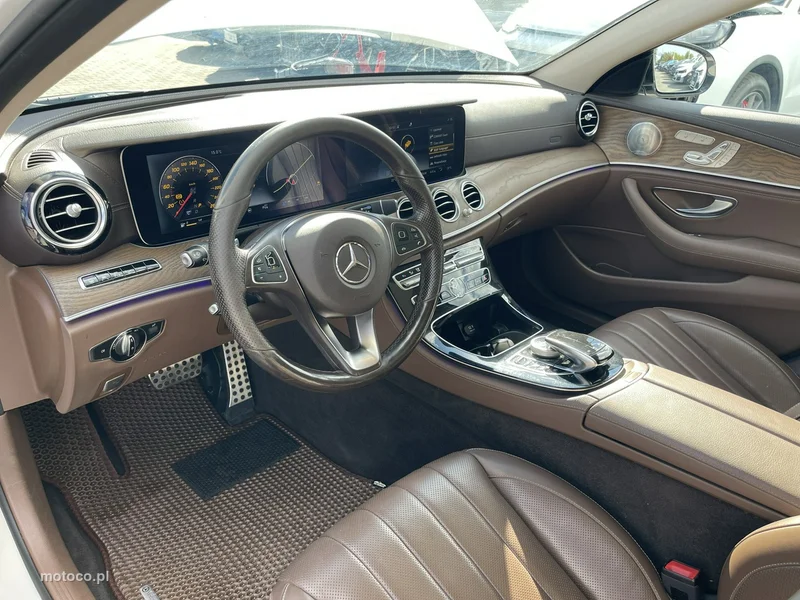 Mercedes-Benz Klasa E W213 E 220 9