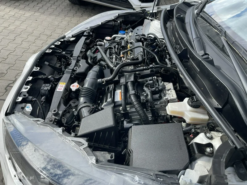 Toyota Yaris XP210 14