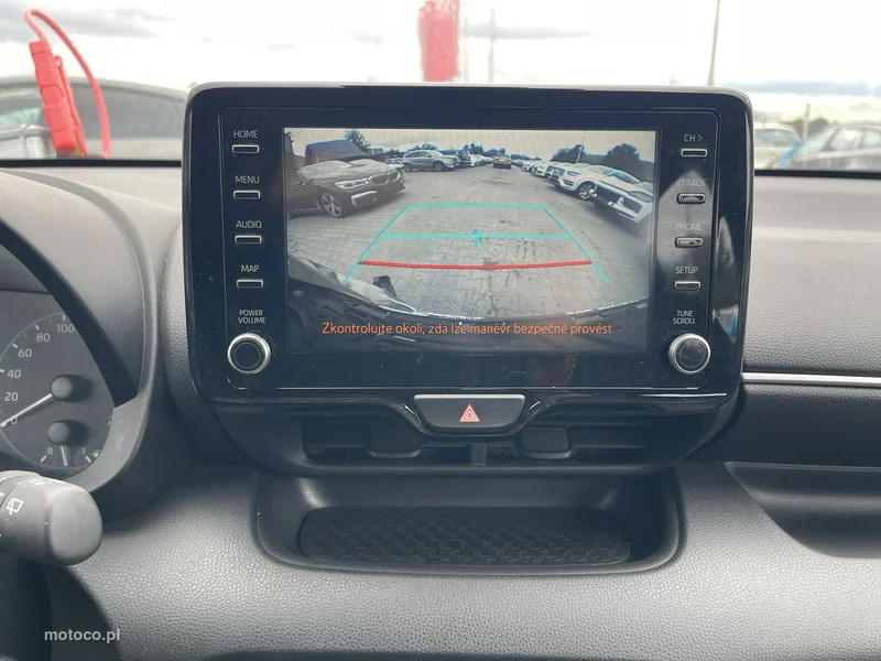Toyota Yaris XP210 11