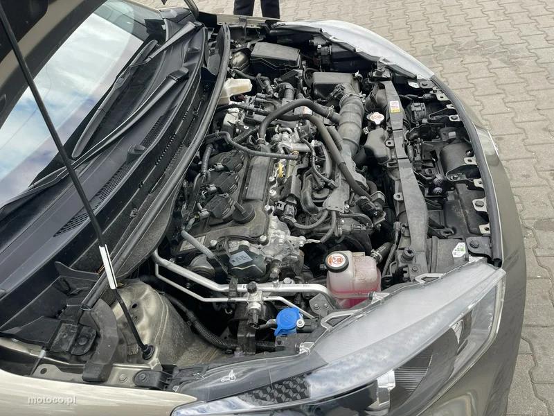 Toyota Yaris XP210 15
