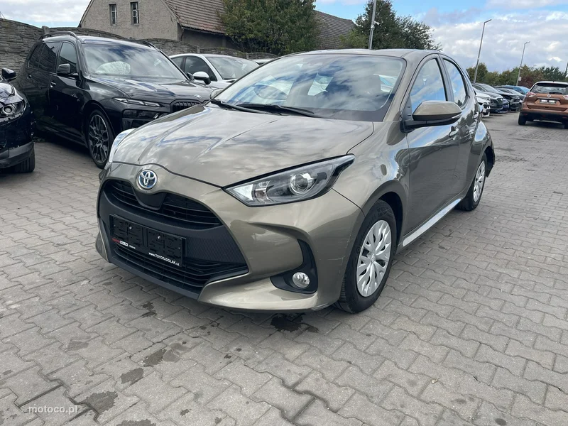 Toyota Yaris XP210 7