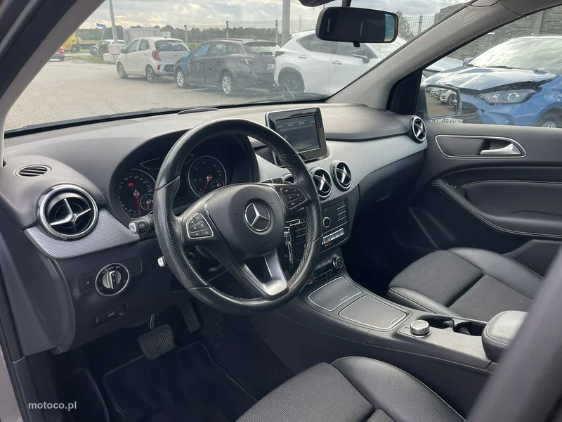 Mercedes-Benz Klasa B W246 B 180 7