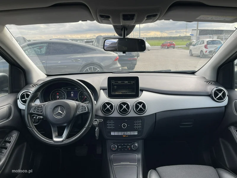 Mercedes-Benz Klasa B W246 B 180 9