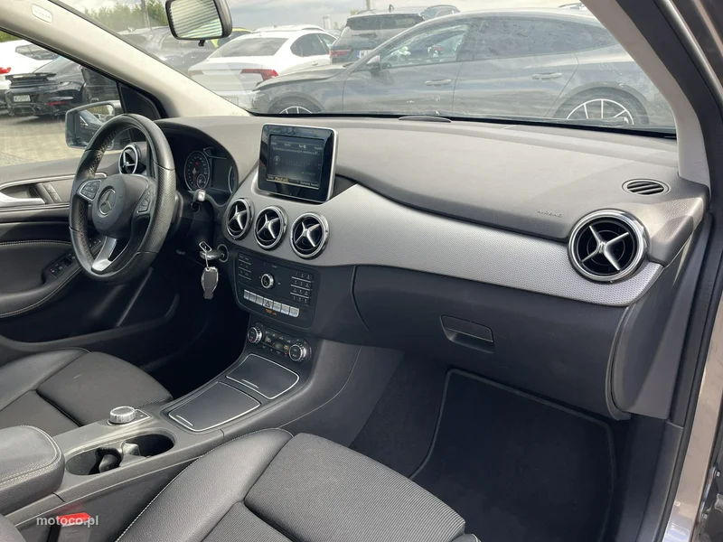 Mercedes-Benz Klasa B W246 B 180 10