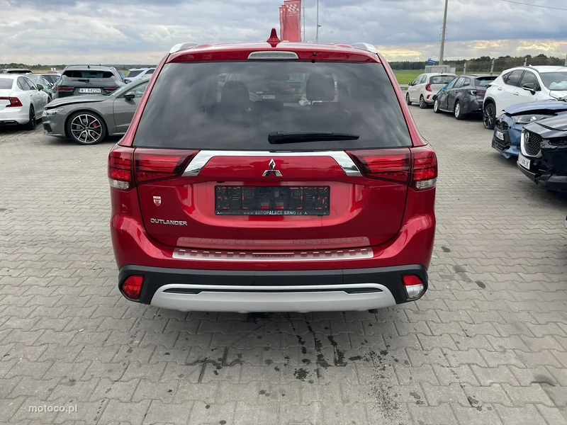 Mitsubishi Outlander 6