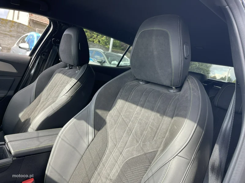 Peugeot 408 11