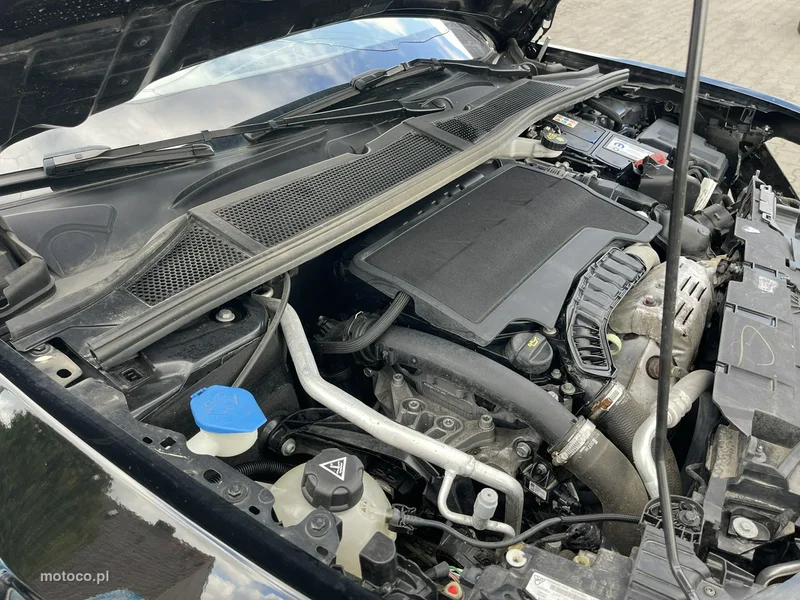 Peugeot 408 13