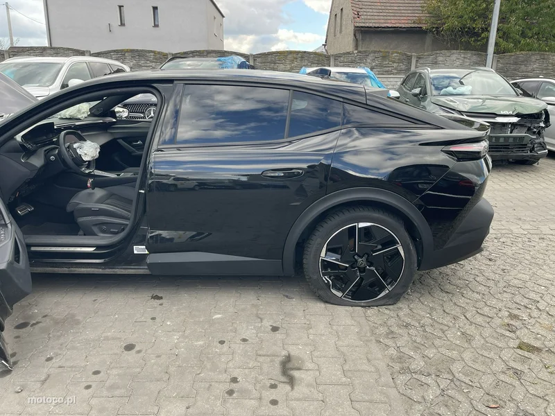Peugeot 408 4