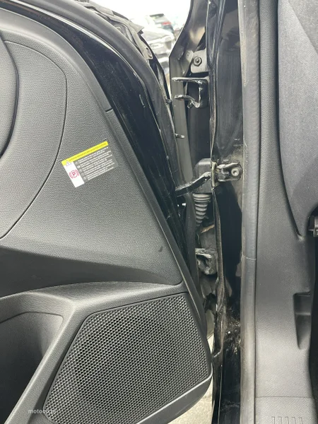 Peugeot 408 5