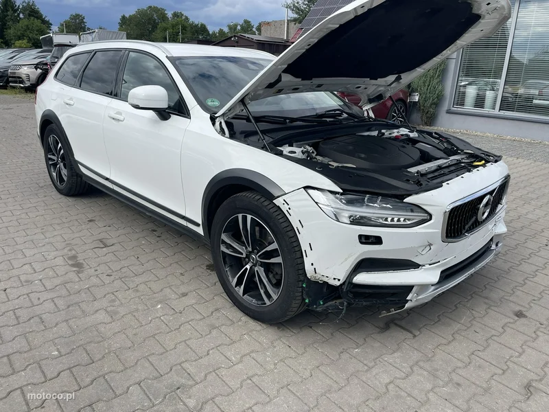 Volvo V90 Cross Country 2