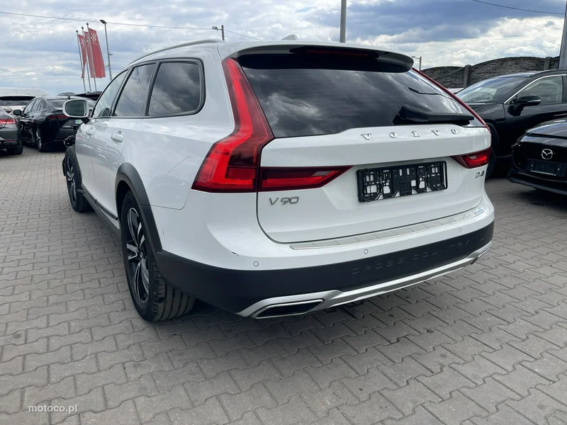 Volvo V90 Cross Country 6