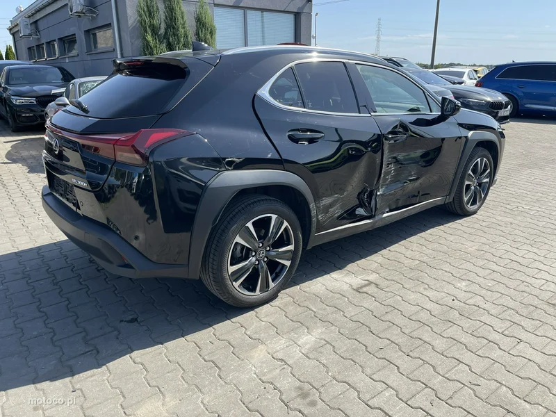 Lexus UX 5