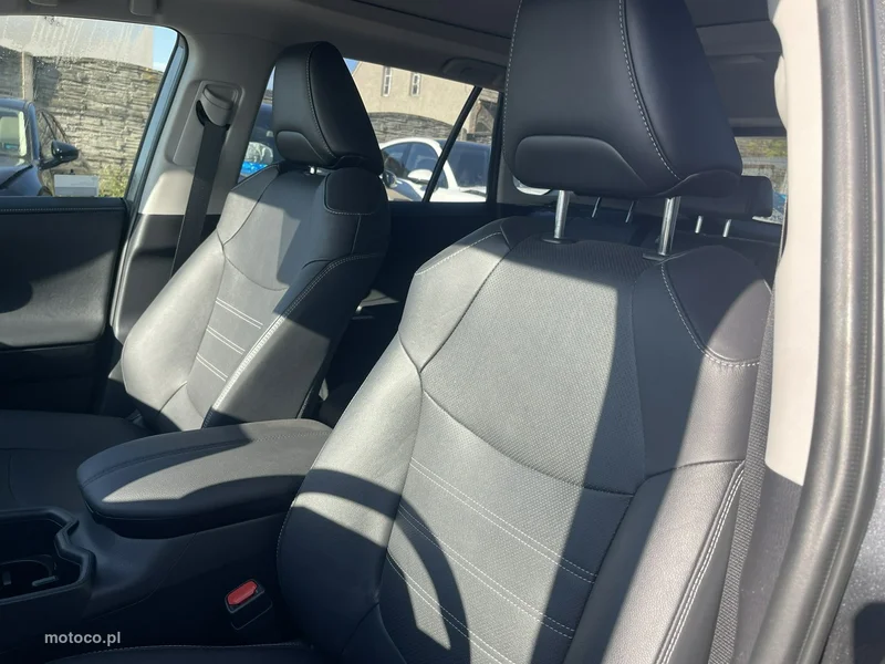 Toyota RAV 4 XA50 13