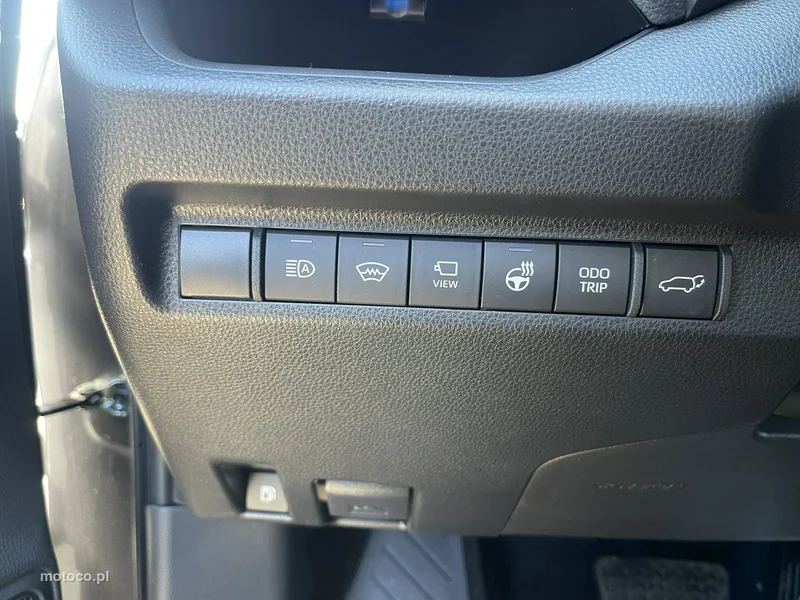 Toyota RAV 4 XA50 17