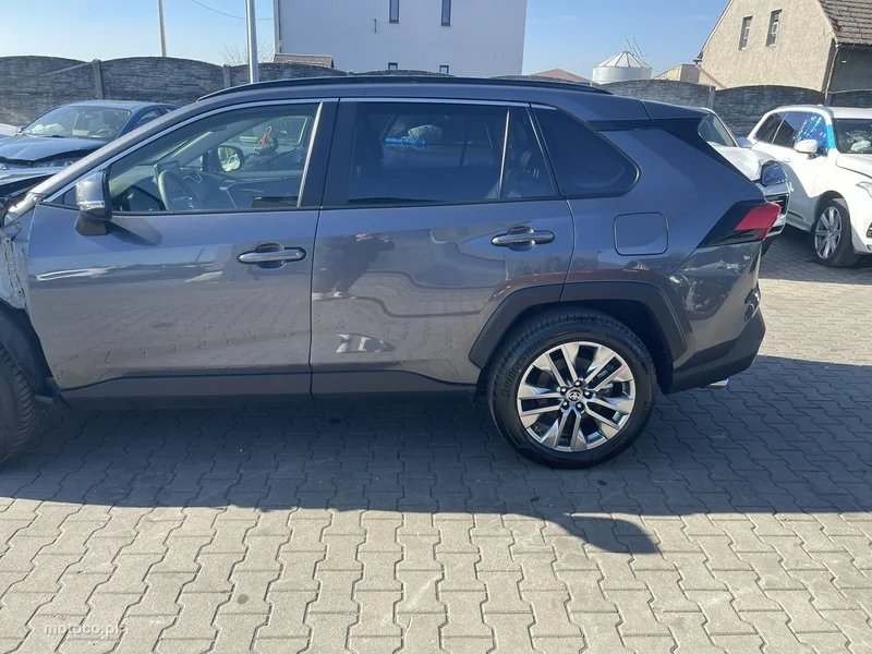 Toyota RAV 4 XA50 6