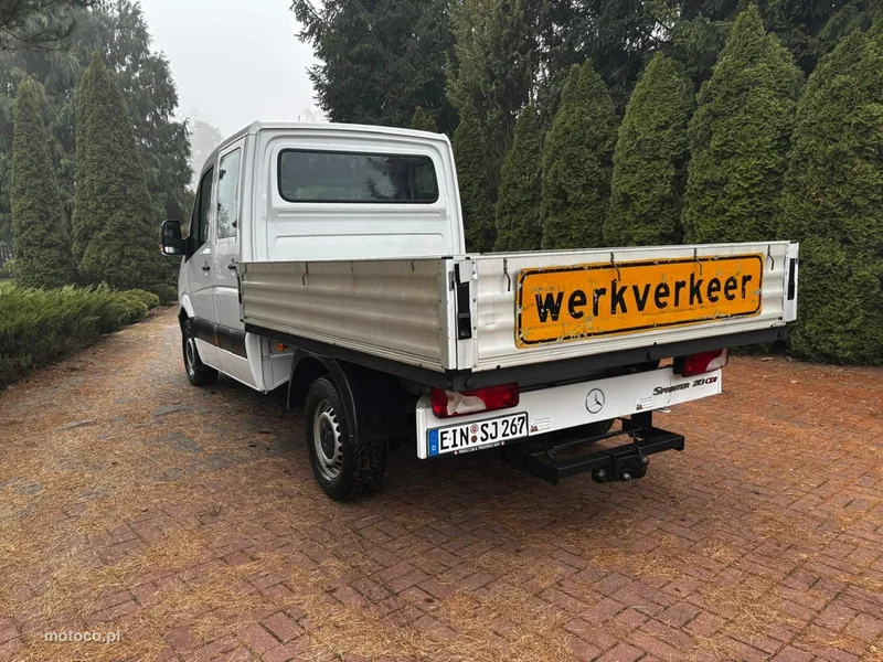 Mercedes-Benz Sprinter 10