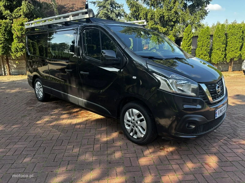 Nissan NV300 9