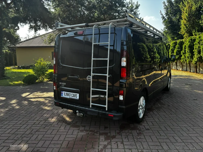 Nissan NV300 16