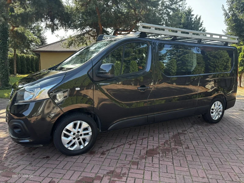Nissan NV300 21