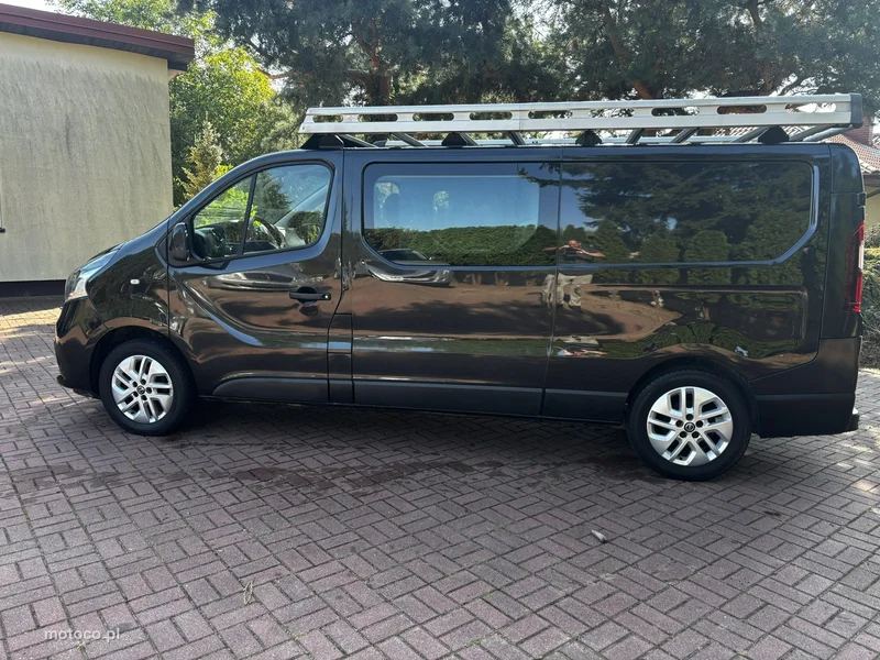 Nissan NV300 23
