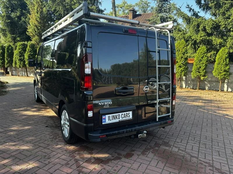 Nissan NV300 28