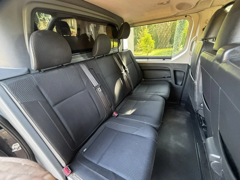 Nissan NV300 30