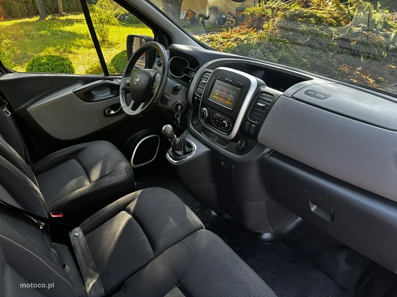Nissan NV300 33