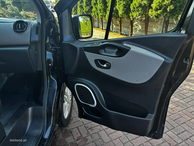 Nissan NV300 36