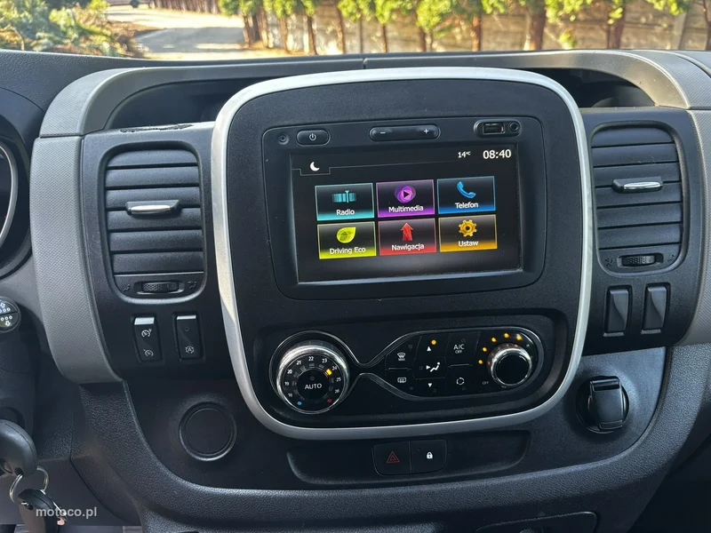 Nissan NV300 38