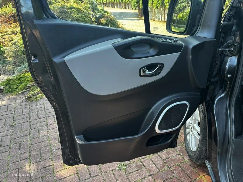 Nissan NV300 39