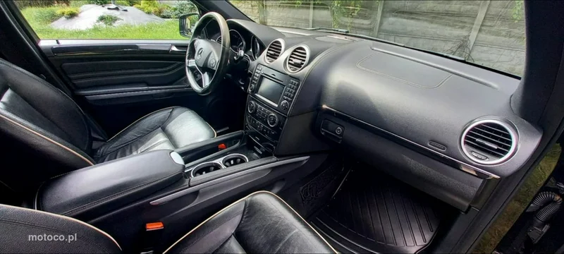 Mercedes-Benz ML W164 ML 320 22