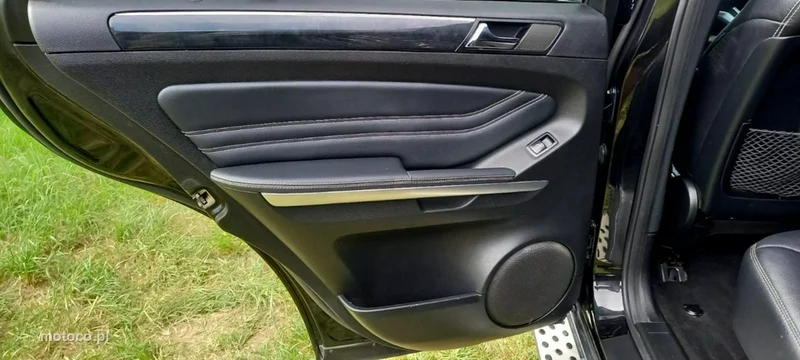 Mercedes-Benz ML W164 ML 320 27