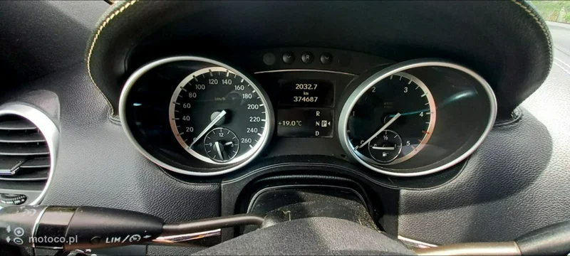 Mercedes-Benz ML W164 ML 320 30